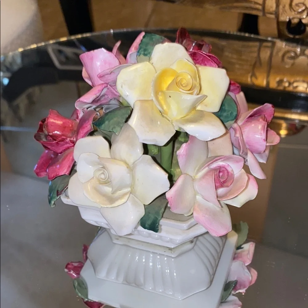 Box41 Vintage Crown Staffordshire Fine Bone China Elegant Rose Floral Bouquet